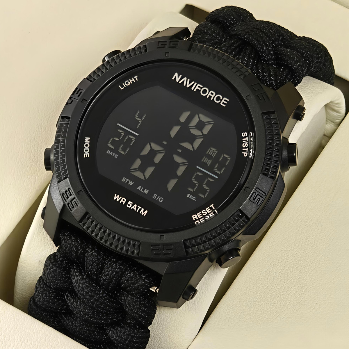 Купити Naviforce Europe Black Paracord, 2 ремінці