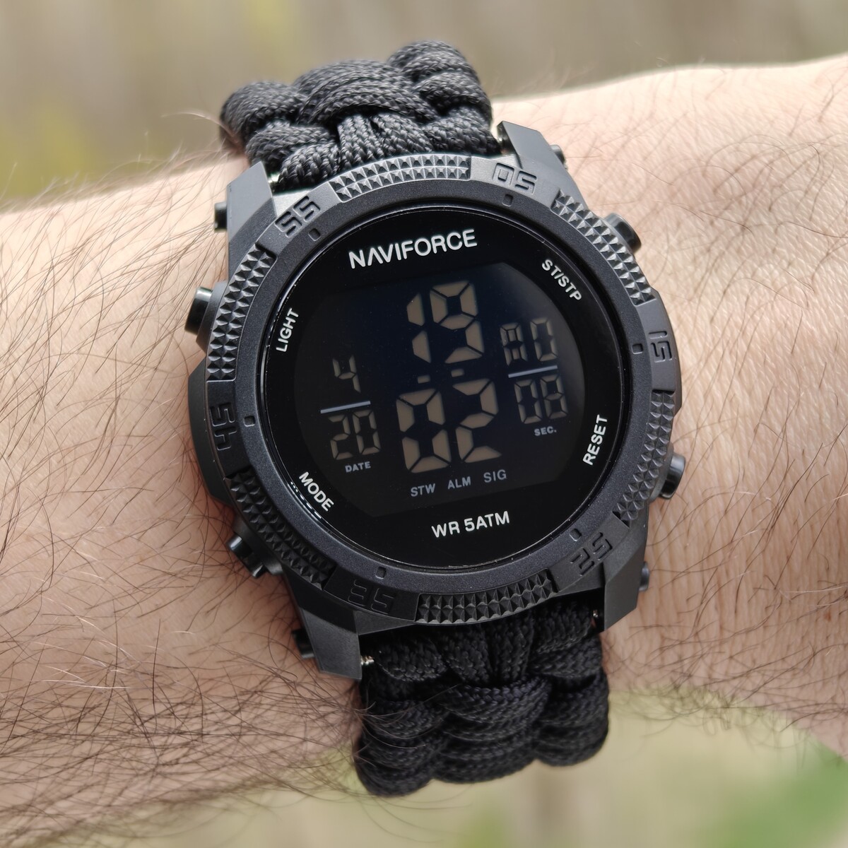 Купити Naviforce Europe Black Paracord, 2 ремінці