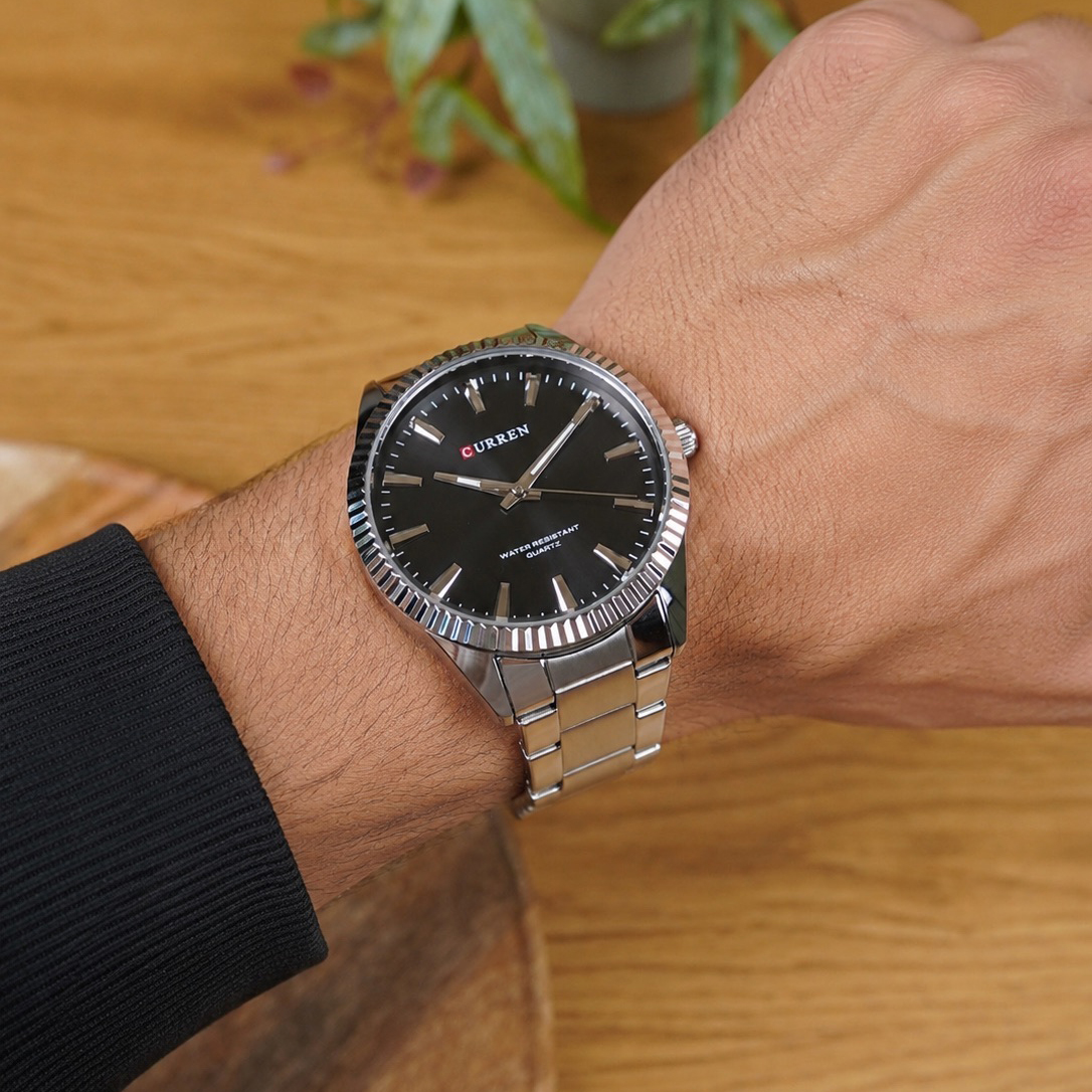 Купити Чоловічий наручний годинник Curren 8425 Silver-Black зі сталевим браслетом та мінеральним склом