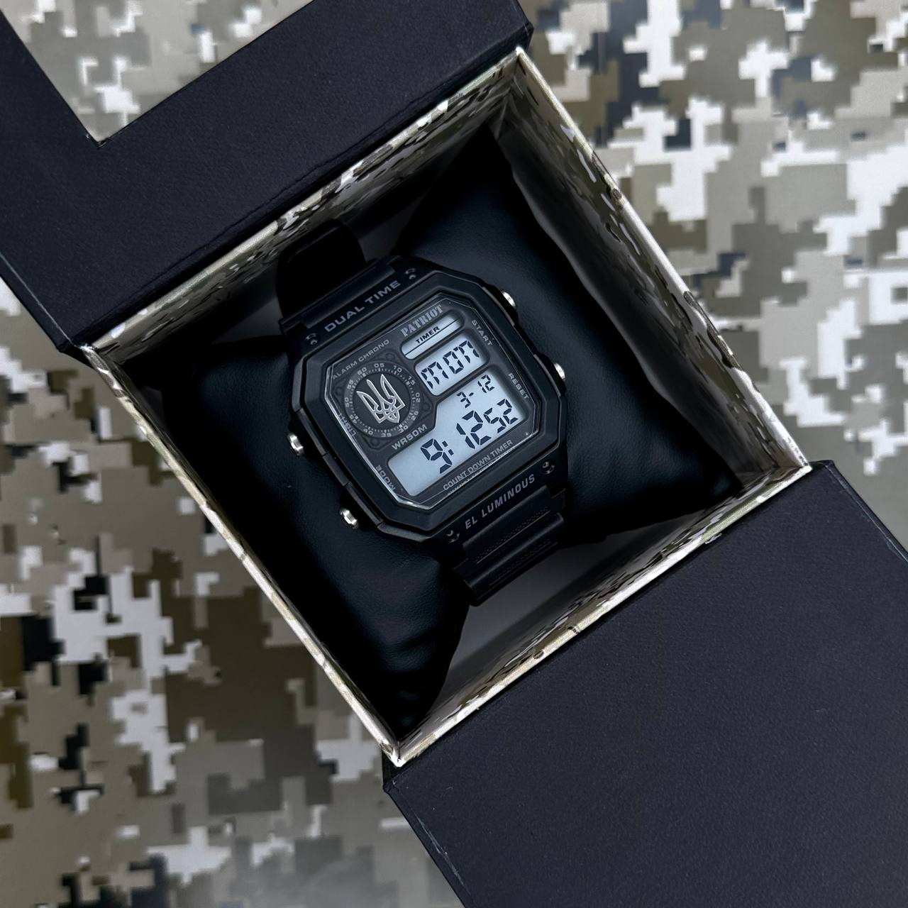 Купити Чоловічий тактичний годинник Patriot 010BKUASI Тризуб з електронним циферблатом та підсвічуванням