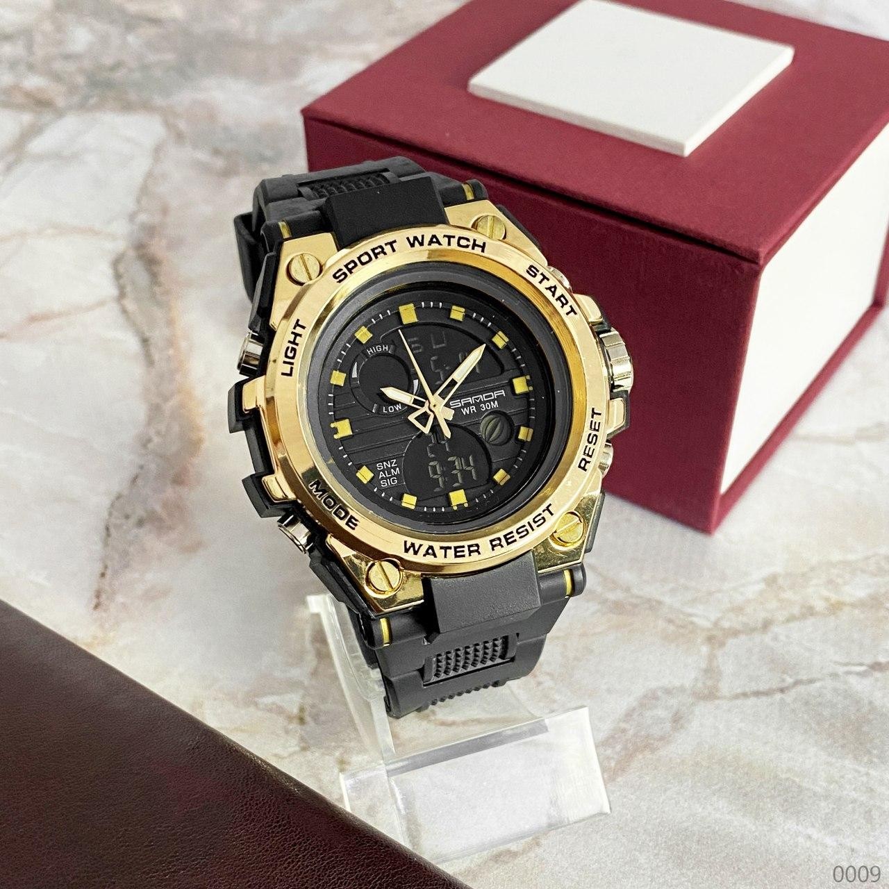 Купити Чоловічий спортивний годинник Sanda 739 Black-Gold з комбінованим циферблатом та підсвічуванням