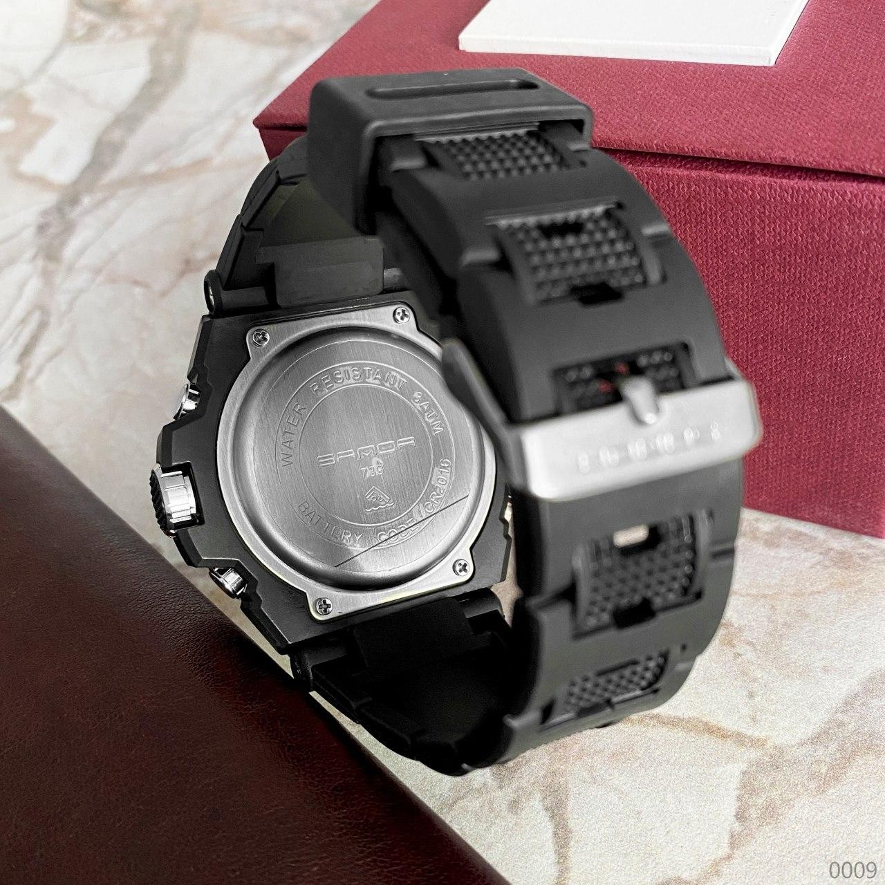 Купити Чоловічий спортивний годинник Sanda 739 Black-Gold з комбінованим циферблатом та підсвічуванням